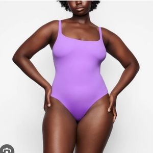 Skims Fits Everybody Square Neck Bodysuit